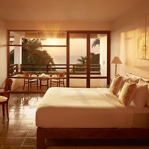 Deluxe Room Sea View at Black Coral Centre Point & Lellama restaurants